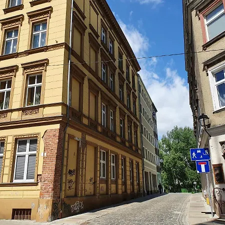 Loft W Zabytkowej Kamienicy Z Widokiem Na Palac 아파트