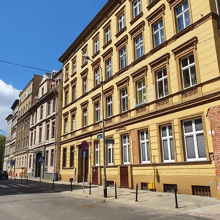 Loft W Zabytkowej Kamienicy Z Widokiem Na Palac 아파트 *